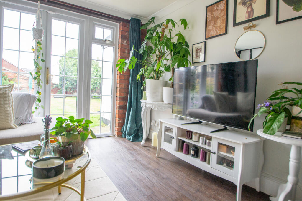 Additional property image - Hamlet Road, Haverhill