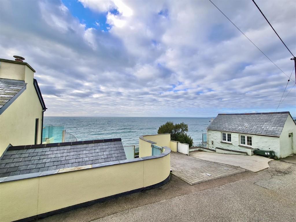 4 bedroom detached house for sale in Porthleven TR13
