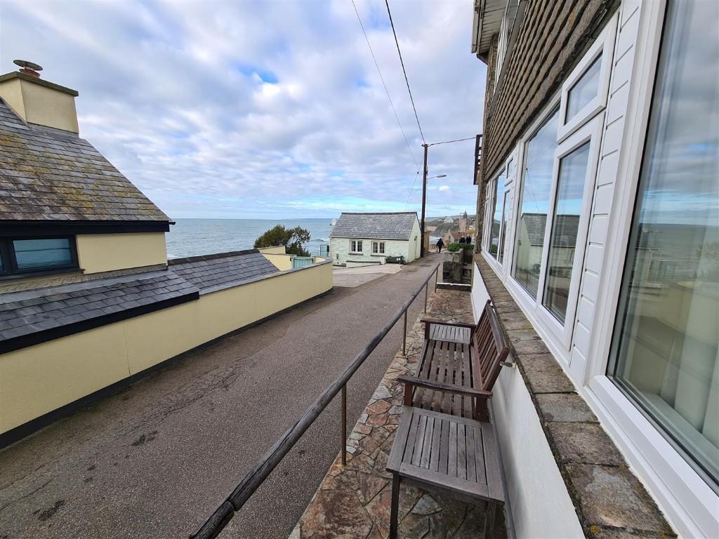 4 bedroom detached house for sale in Porthleven TR13