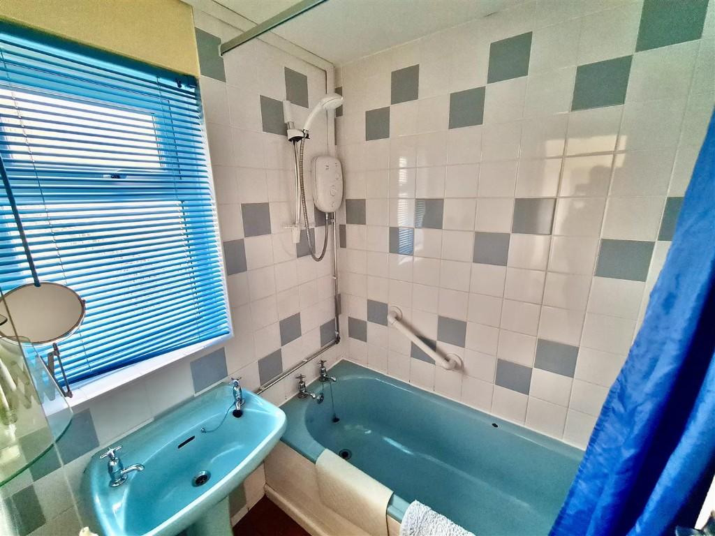 4 bedroom detached house for sale in Porthleven TR13