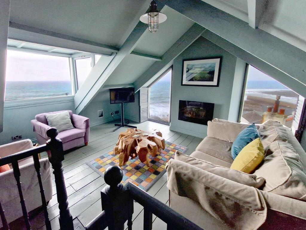 2 bedroom end of terrace house for sale in Cliff Road, Porthleven, TR13