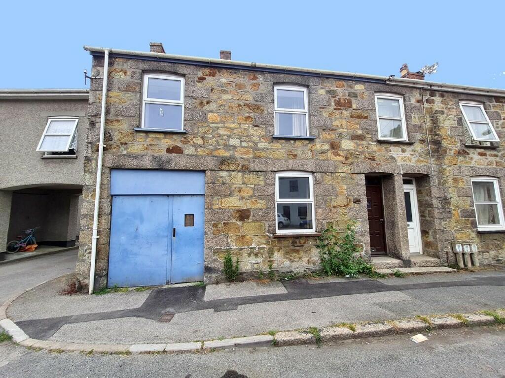 3 bedroom terraced house for sale in Helston, Cornwall, TR13
