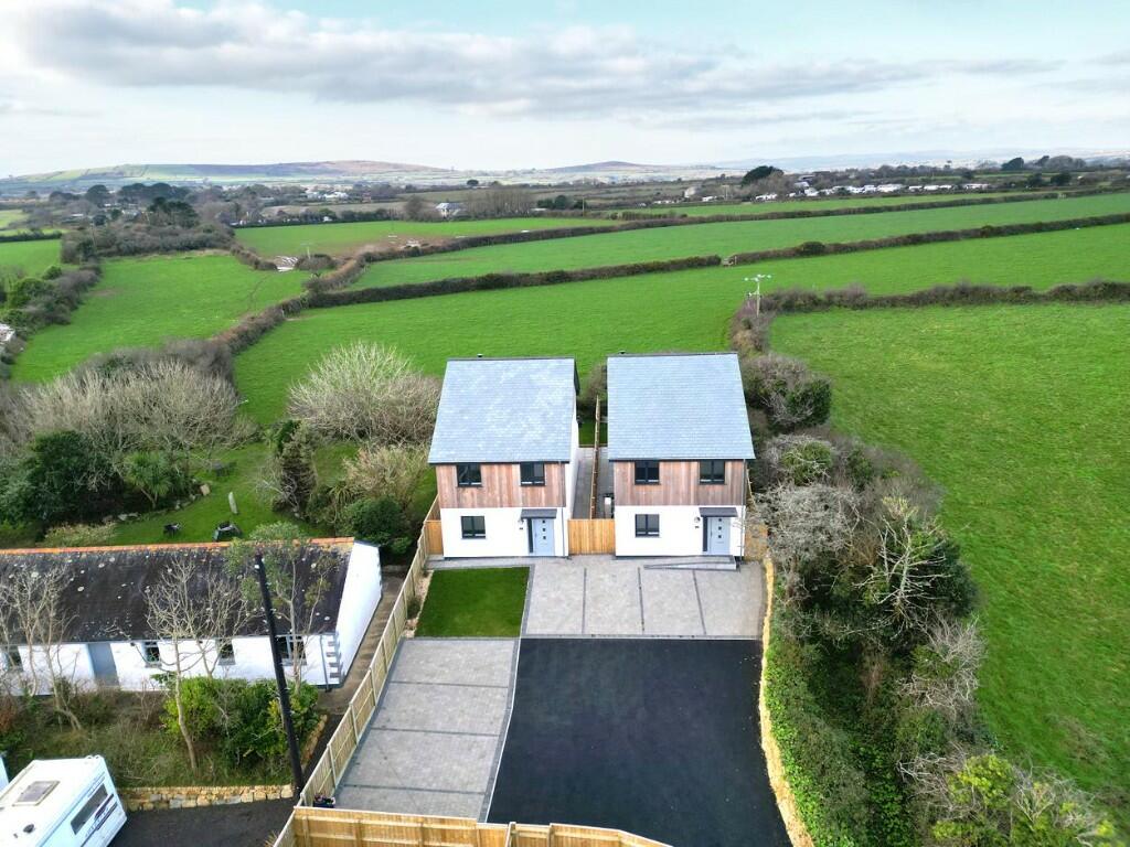 4 bedroom detached house for sale in Crown Close, Crowntown, TR13