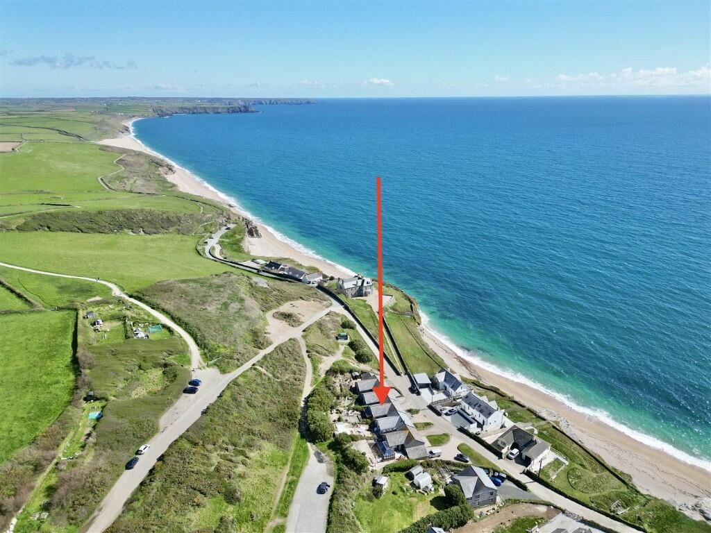 3 bedroom terraced house for sale in Loe Bar Road, Porthleven, TR13