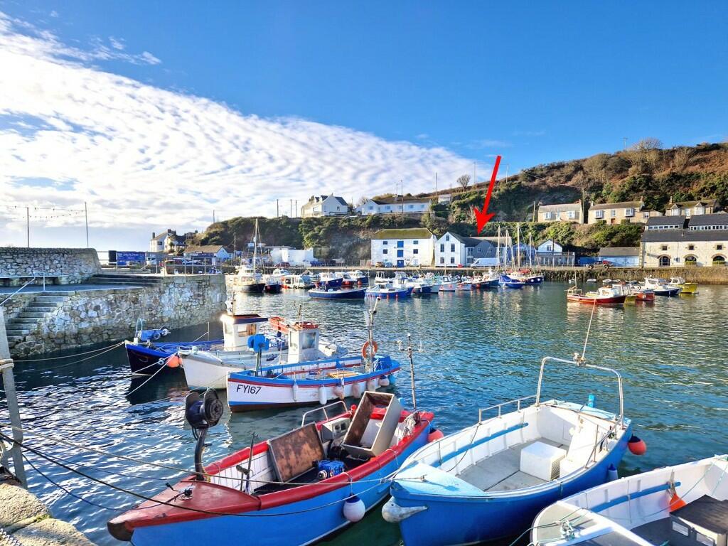 3 bedroom cottage for sale in Porthleven, TR13