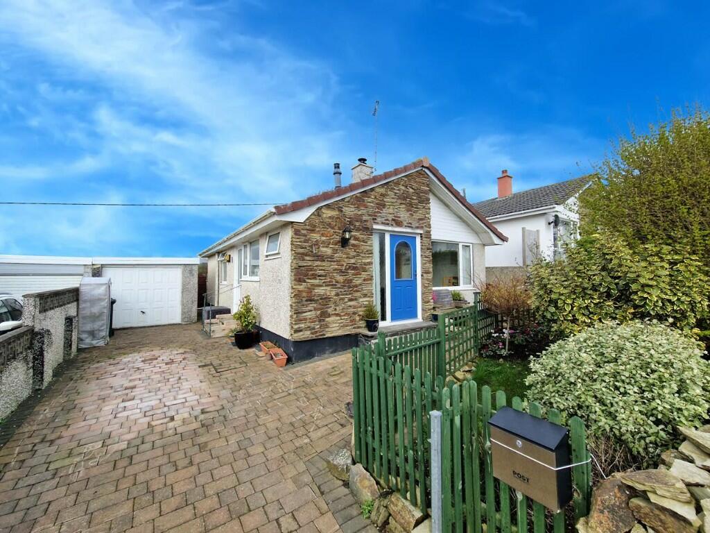 2 bedroom detached bungalow for sale in Treza Road, Porthleven, TR13