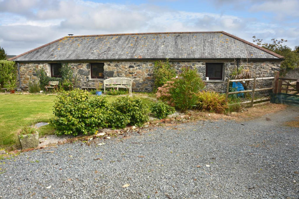 4 bedroom barn conversion for sale in Mullion TR12