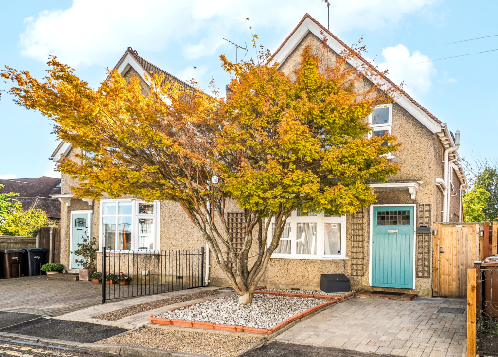 Main image of property: Long Garden Walk, Farnham, GU9