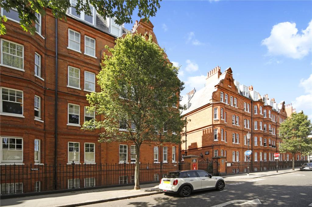 2 bedroom flat for sale in Elm Park Mansions, Park Walk, London, SW10