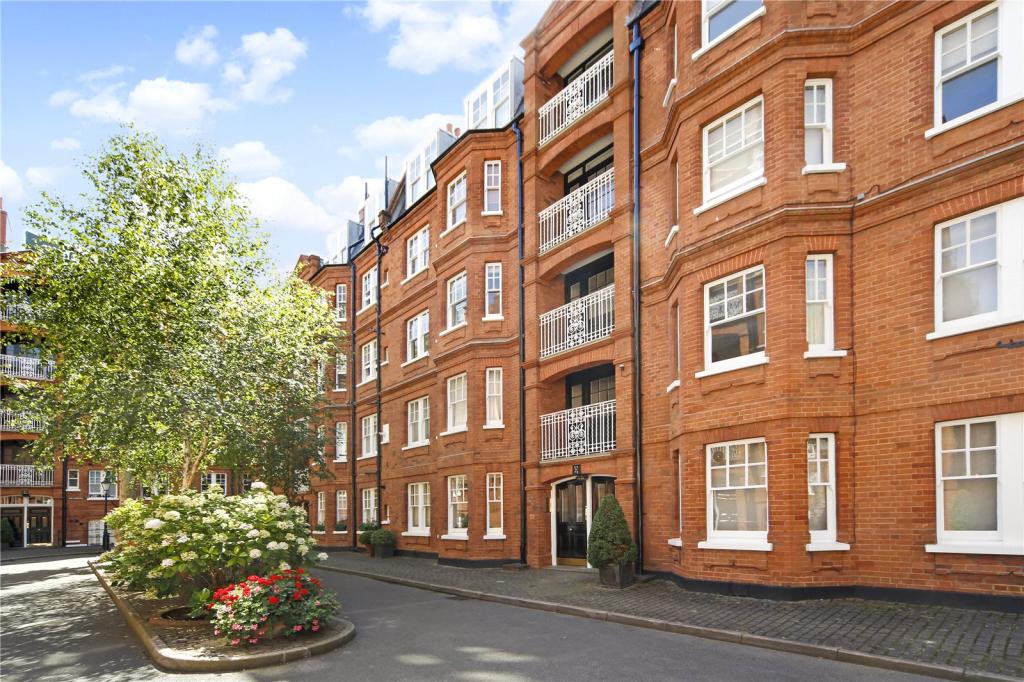 2 bedroom flat for sale in Elm Park Mansions, Park Walk, London, SW10