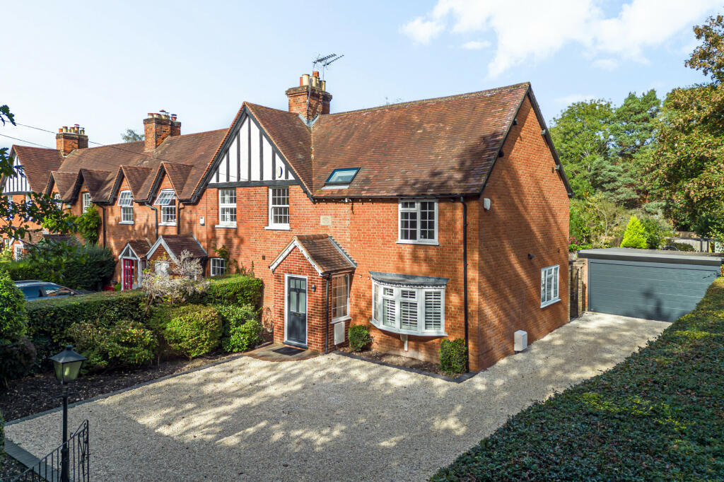 3 bedroom house for sale in Templewood Lane, Stoke Poges, SL2