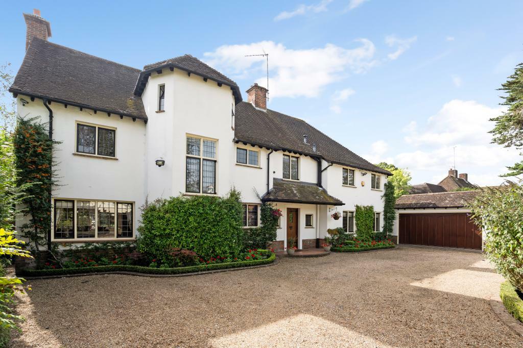 6 bedroom detached house for sale in Dukes Wood Avenue, GERRARDS CROSS, SL9