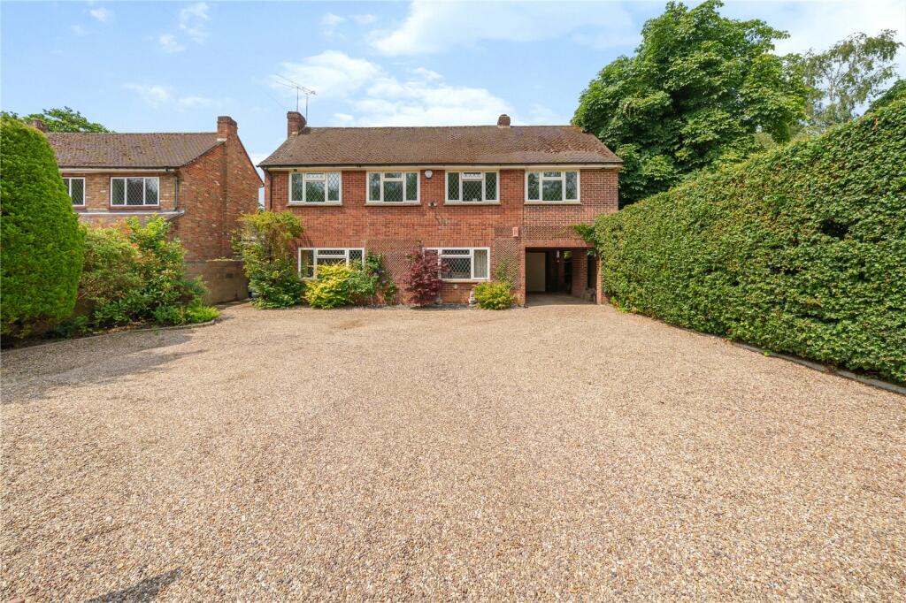 Main image of property: Gerrards Cross Road, Stoke Poges, SL2