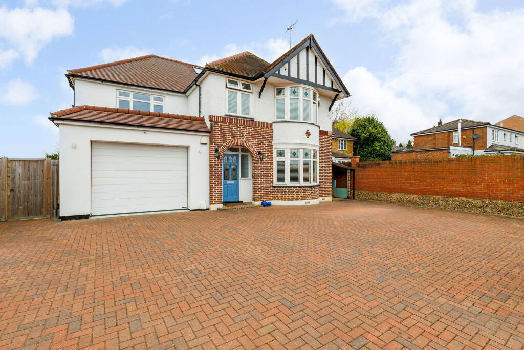 Main image of property: Gerrards Cross Road, Stoke Poges, SL2