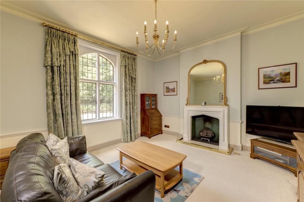 8 bedroom detached house for sale in Park Road, Stoke Poges