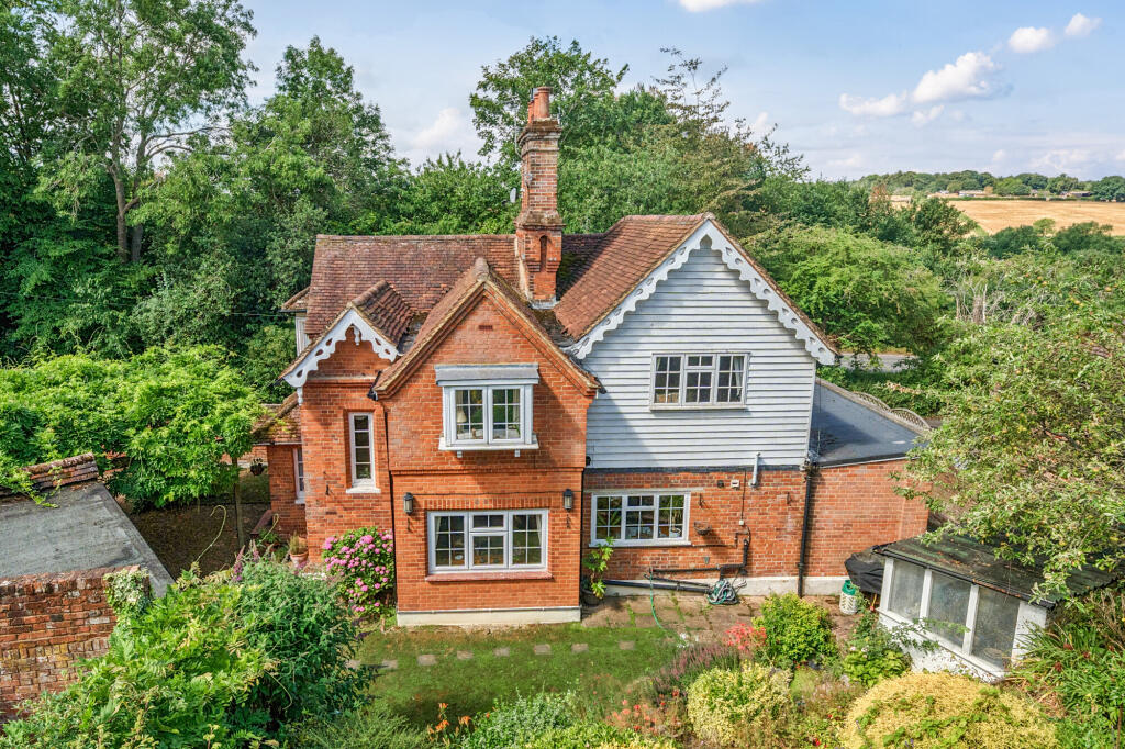 Main image of property: Gravel Hill, Chalfont St. Peter, SL9