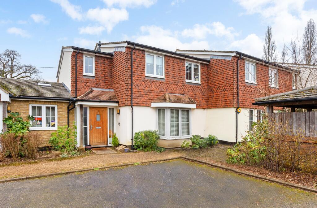 3 bedroom terraced house for sale in Church View Close, Elstead, GU8