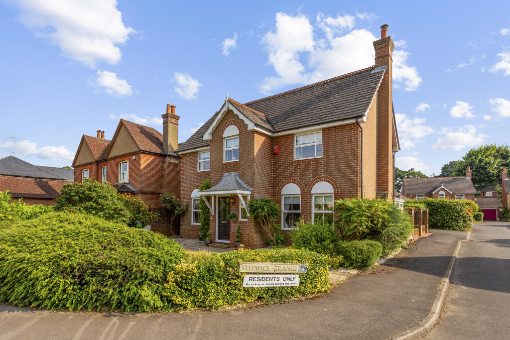 4 bedroom detached house for sale in Flitwick Grange, Milford, GU8