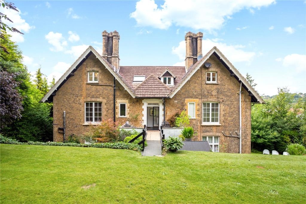 3 bedroom apartment for sale in Hill House, Ockford Road, Godalming