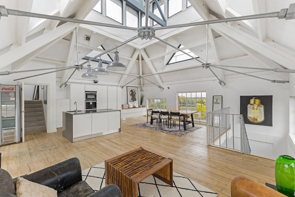Main image of property: Church Street, London, W4
