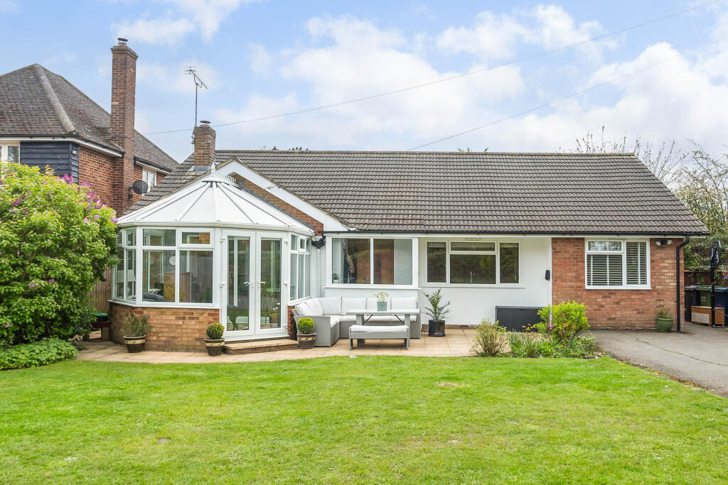 4 bedroom detached bungalow for sale in Moses Plat Lane, Speen, HP27