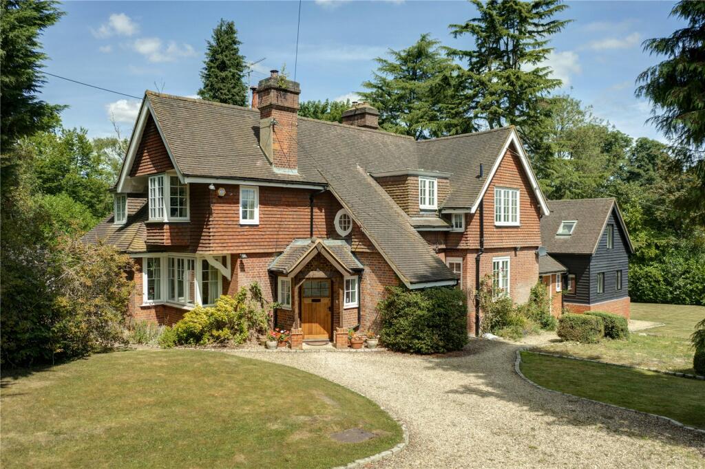 5 bedroom detached house for sale in Windsor Lane, Great Missenden, HP16