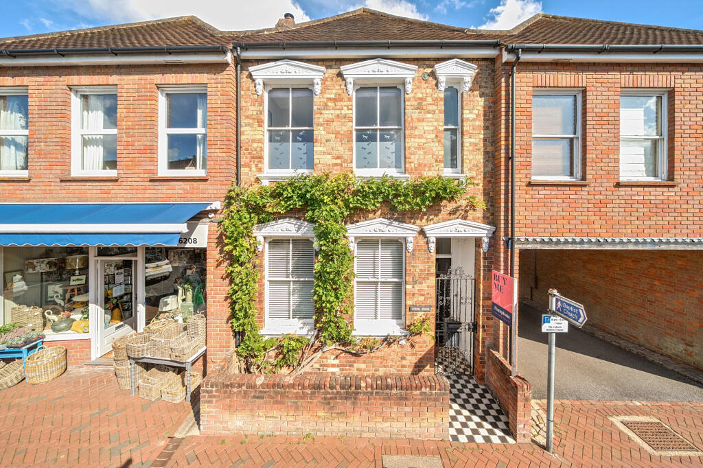 Main image of property: High Street, Great Missenden, HP16