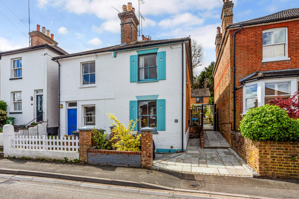 4 bedroom semi-detached house for sale in Addison Road, Guildford, GU1