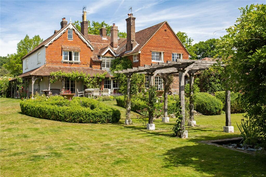 7 bedroom detached house for sale in Liphook Road, HASLEMERE, GU27