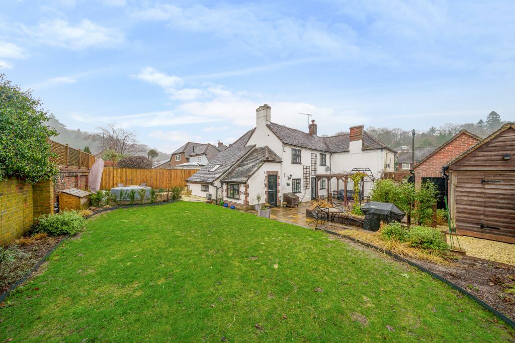 3 bedroom semidetached house for sale in Lion Lane, Haslemere, GU27