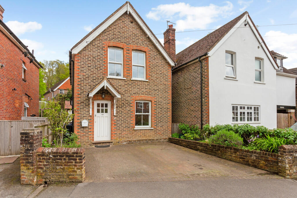 3 bedroom detached house for sale in Lion Lane, Haslemere, GU27