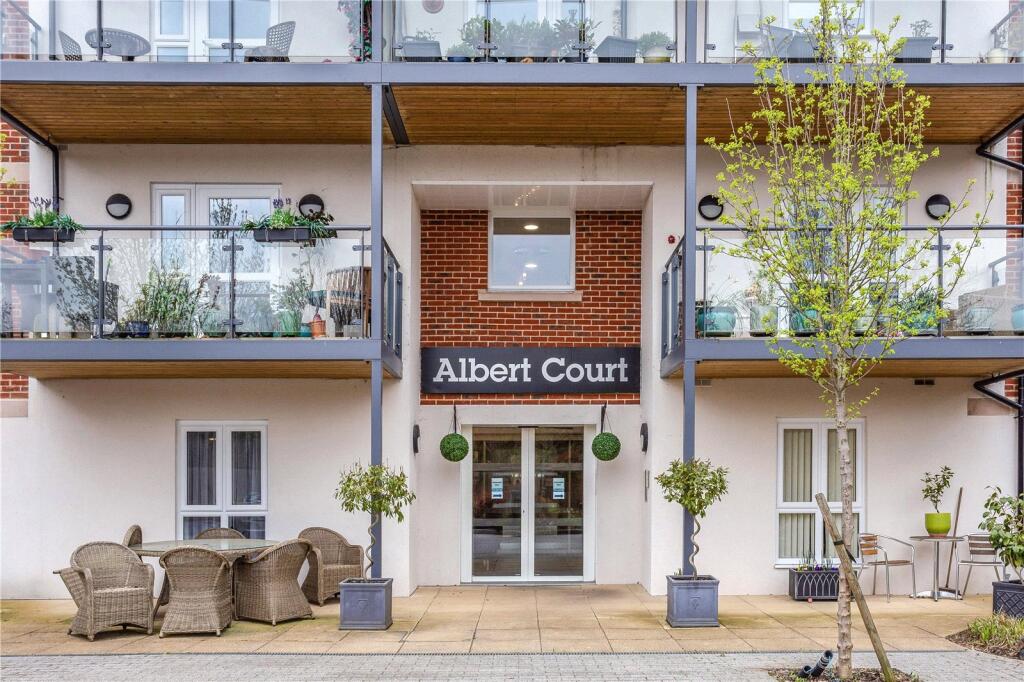 Main image of property: Reading Road, HENLEY-ON-THAMES, RG9