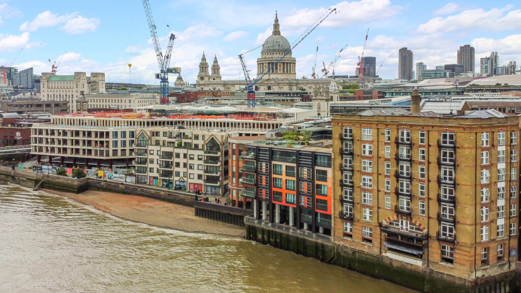 Main image of property: High Timber Street, London, EC4V