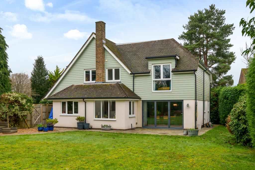 4 bedroom house for sale in Close, Liphook, GU30