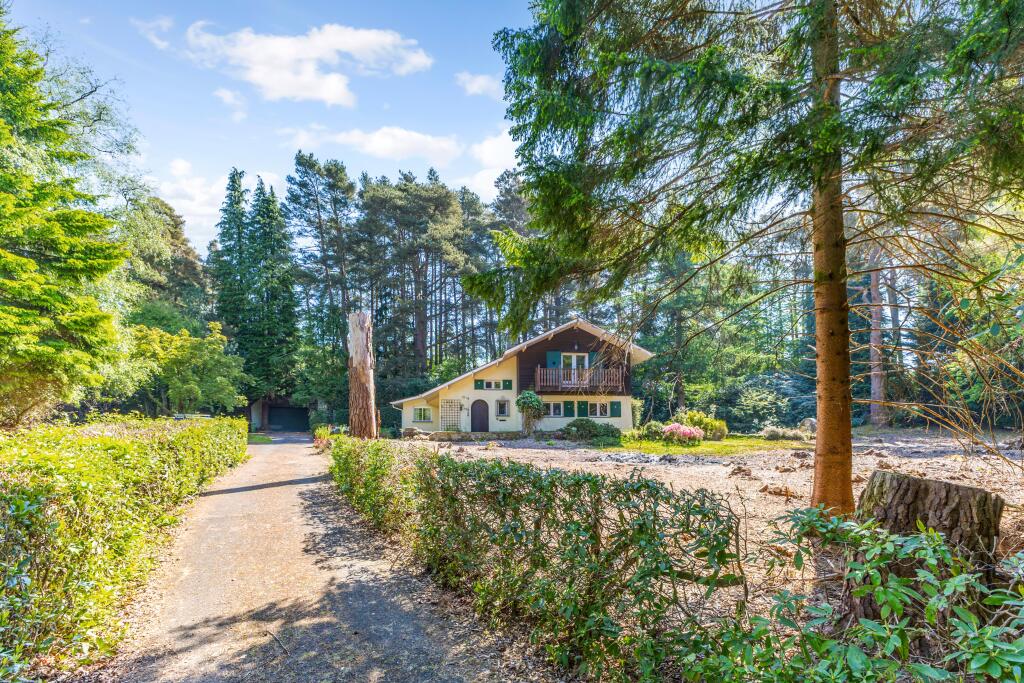 Main image of property: Wheatsheaf Enclosure, Liphook, GU30