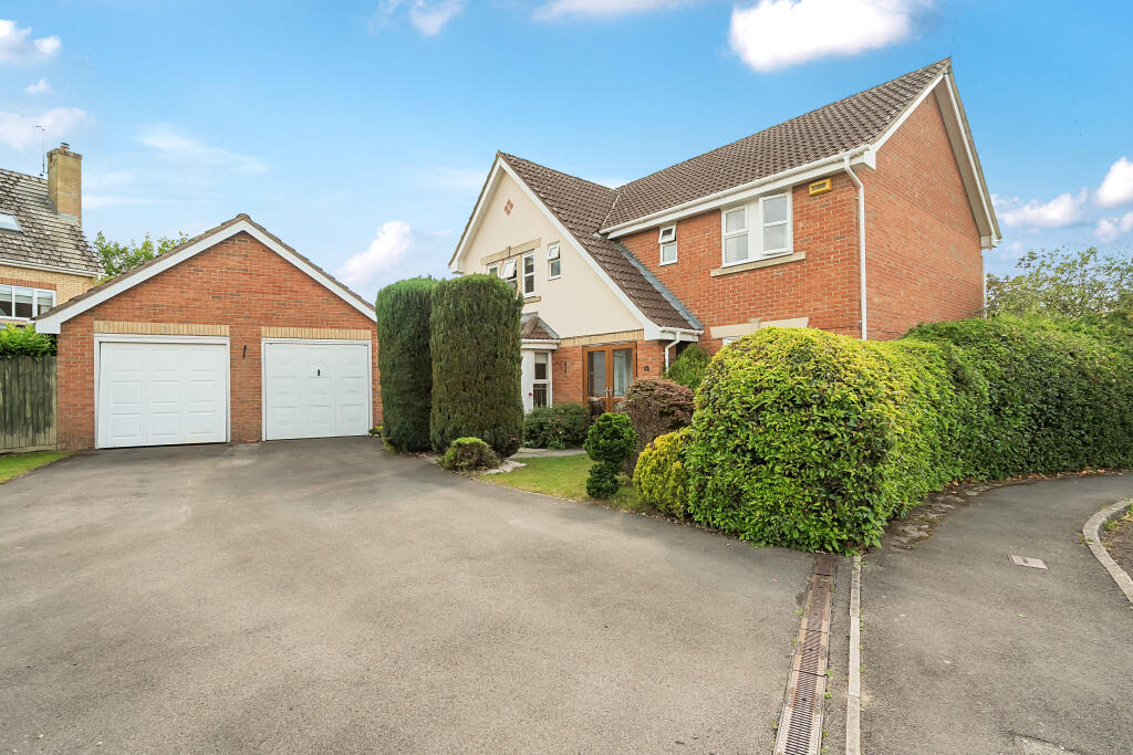 Main image of property: Ontario Way, LIPHOOK, GU30