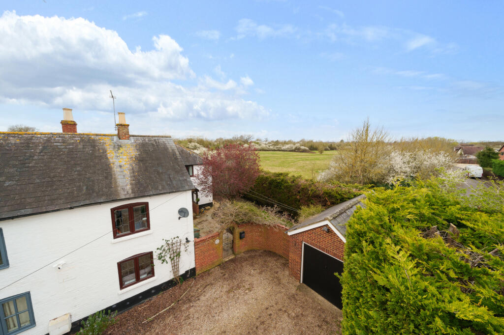 4 bedroom semidetached house for sale in Fifield Road, Maidenhead, SL6