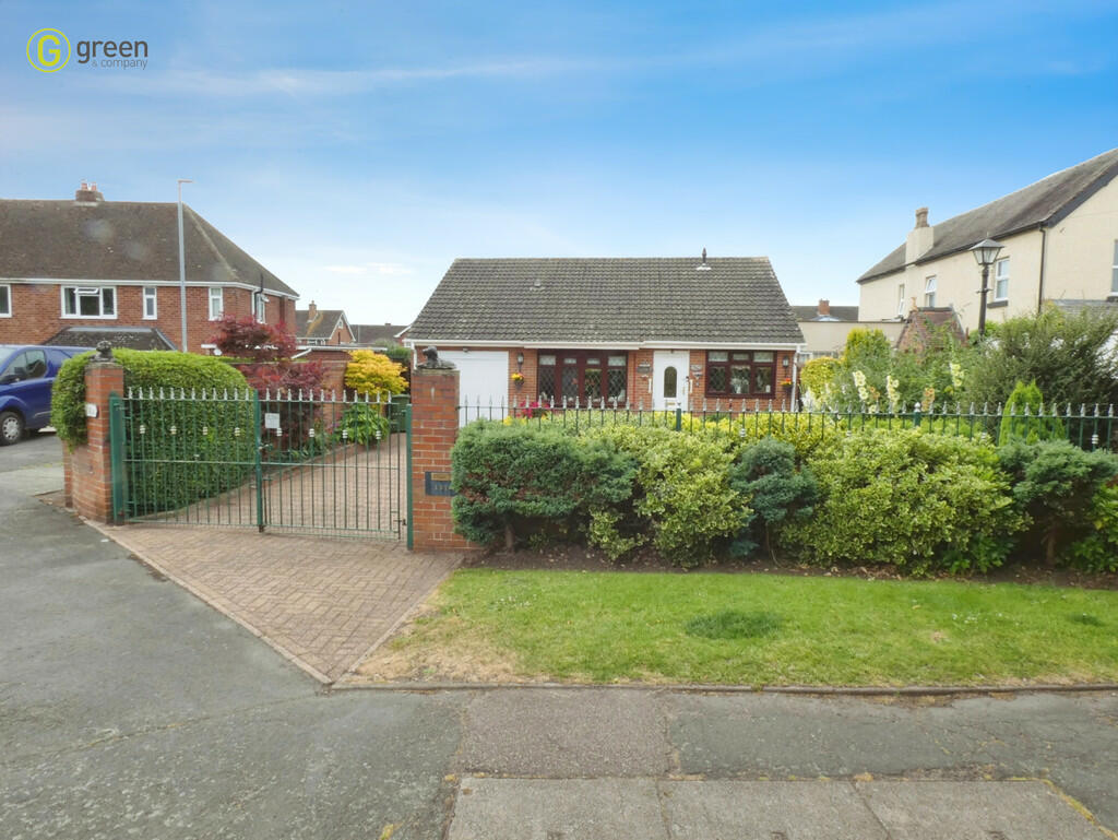 3 bedroom detached bungalow for sale in Comberford Road, Tamworth, B79