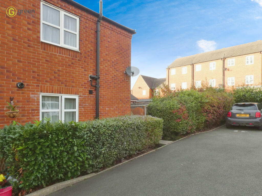 2 bedroom end of terrace house for sale in Lowes Drive, Tamworth, B77