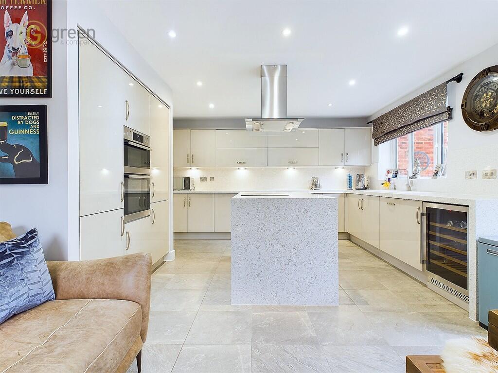 Additional property image - Stonecrop Close, Peel's Meadow