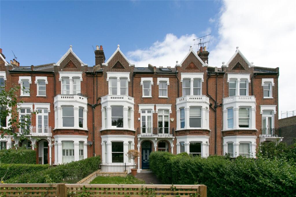 Main image of property: Clapham Common North Side, LONDON, SW4