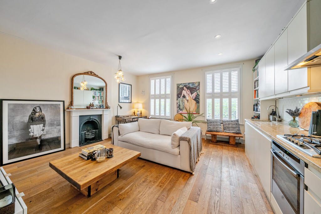 Main image of property: Clapham Common South Side, LONDON, SW4