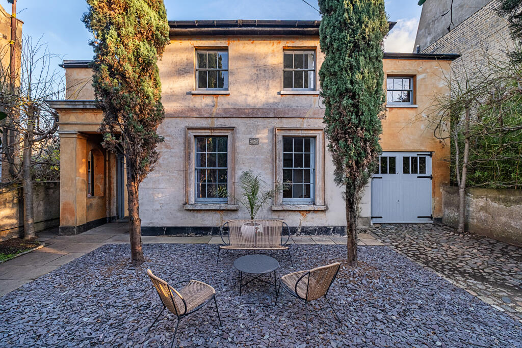 Main image of property: Priory Grove, London, SW8