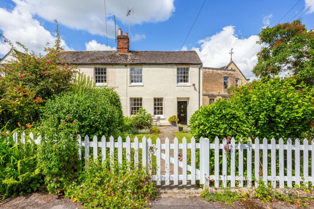 2 bedroom cottage for sale in The Green, Calne, SN11