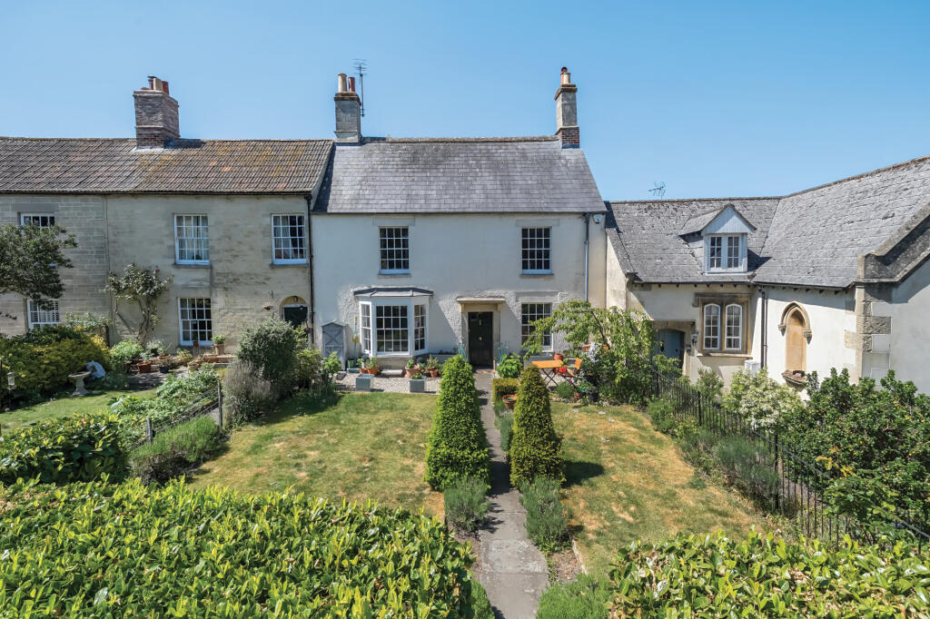 Main image of property: The Green, CALNE, SN11