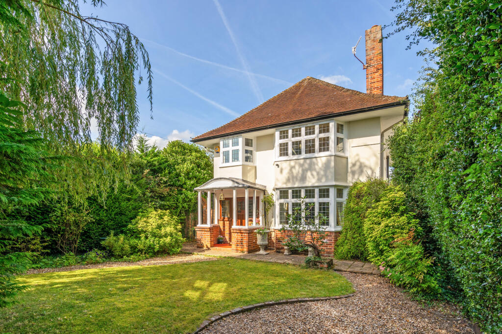 4 bedroom detached house for sale in Road, Marlow, SL7