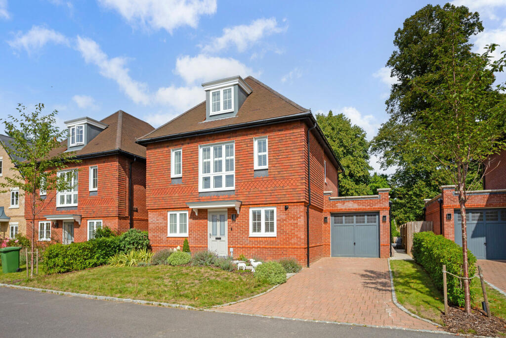 Main image of property: Parklands, Abingdon, OX13