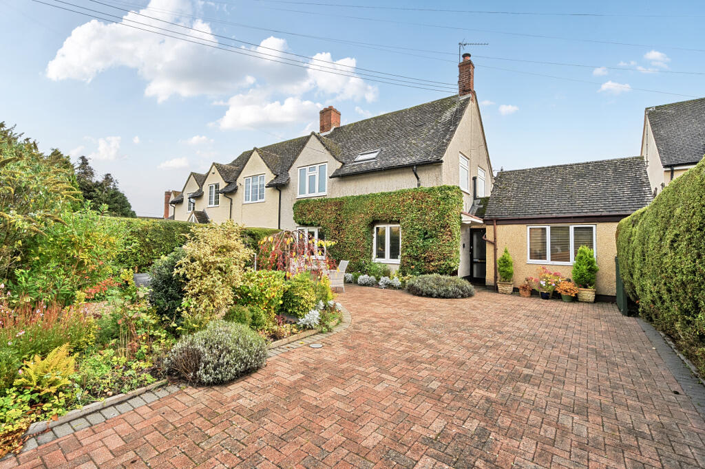 Main image of property: Bignell View, Bicester, OX26
