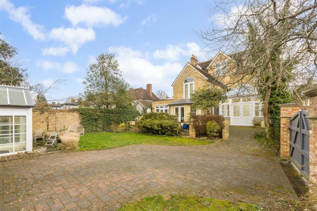 Main image of property: Woodstock Road, Oxford, OX2