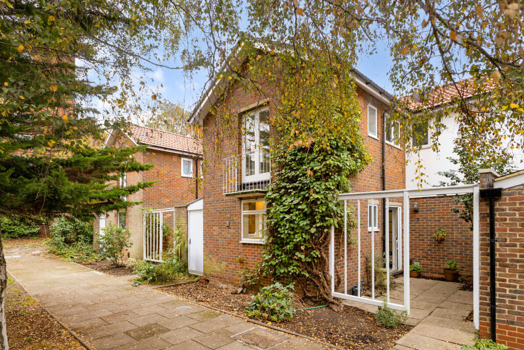 Main image of property: Oakfield Gardens, London, SE19